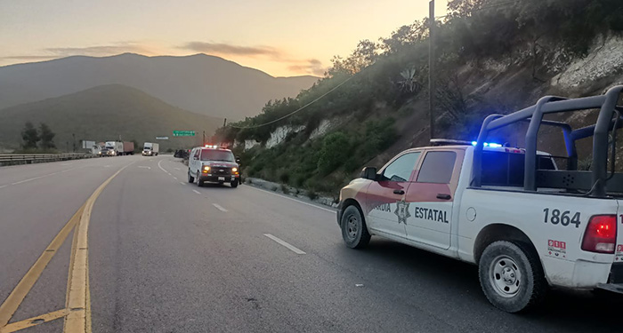 Vuelca tractocamión cargado de jitomate 2 507954959 1383301542925712 5756466359180237736 n