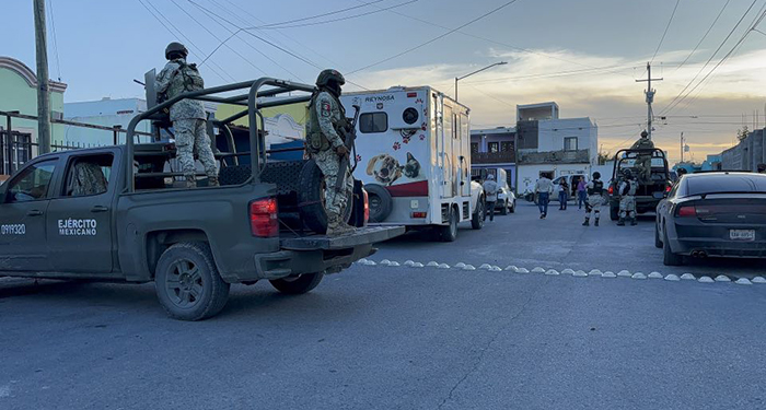 Rescatan a ocho ‘lomitos’ maltratados en Puerta del Sol 1 510393202 1701025380532959 1827466496754483847 n
