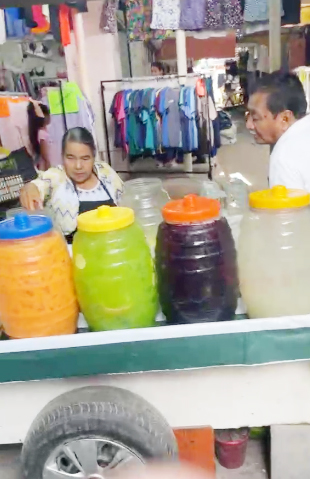 Pulga Jarachina, para comprar y probar taquitos de barbacoa (VIDEO) 3 AGUAS FRESCAS