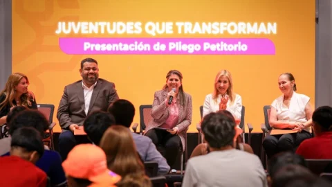 Presentan jóvenes de CAIPA pliego petitorio 2 IMG 9575700