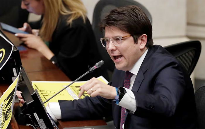 MIGUEL URIBE