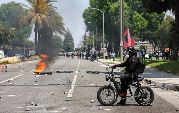 Latinos se revelan por las redadas migratorias en California (VIDEO) 1 PROTESTA 2