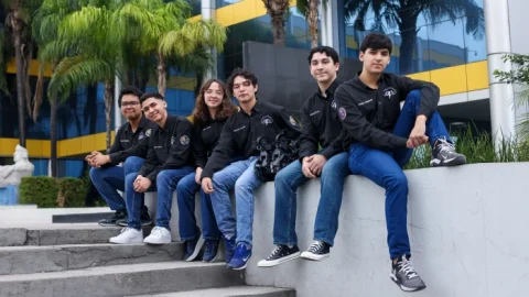 Estudiantes de la UANL competirán con robots en Brasil 13 ROBOCUP 2025 EQUIPO CLOUD ROBOTICS PREPA 15 FLORIDA 1700