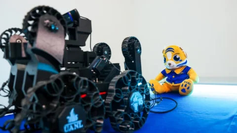 Estudiantes de la UANL competirán con robots en Brasil 17 ROBOCUP 2025 EQUIPO CLOUD ROBOTICS PREPA 15 FLORIDA 5700