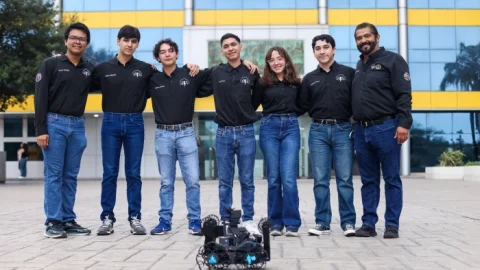 Estudiantes de la UANL competirán con robots en Brasil 19 ROBOCUP 2025 EQUIPO CLOUD ROBOTICS PREPA 15 FLORIDA700