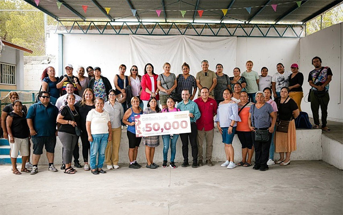 En Santa Catarina realizan donativo para alumnos con habilidades especiales 1 SANTA 2 1