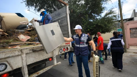 Anuncia Adrián de la Garza aumento salarial a trabajadores de Servicios Públicos 4 WhatsApp Image 2025 06 06 at 1.56.27 PM 3700