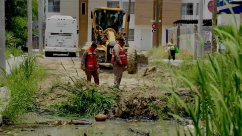 Arranca Juárez obra de pavimentación en ‘laguna urbana’ en Mirador de San Antonio 2 WhatsApp Image 2025 06 09 at 6.35.33 PM 2700