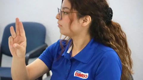 Colaboran DIF Monterrey y Grupo Bimbo para inclusión de personas con discapacidad auditiva 1 WhatsApp Image 2025 06 10 at 4.28.30 PM 1700