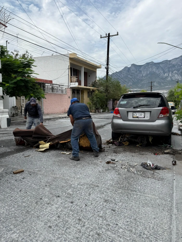 Retira Santa Catarina acumulación de basura tras lluvias 2 WhatsApp Image 2025 06 11 at 2.15.11 PM700