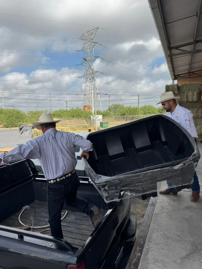Ganaderos de Nuevo Laredo agradecen apoyos impulsados por el gobierno municipal 1 WhatsApp Image 2025 06 17 at 1.41.38 PM 1700