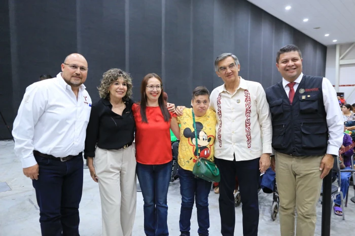 Encabeza Américo entrega de tarjetas de Pensión para el Bienestar a Personas con Discapacidad 3 WhatsApp Image 2025 06 18 at 4.17.49 PM700