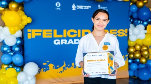 Se gradúan profesionistas becados por la Fundación UANL 6 WhatsApp Image 2025 06 29 at 4.08.47 PM 5700