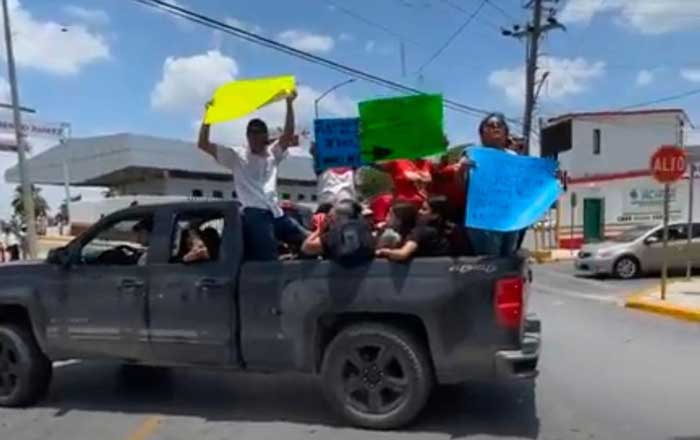 Manifestantes cierran puente Reynosa-Hidalgo 2 bd