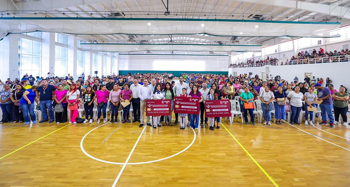 Concluyó Carlos Peña Ortiz entrega de Becas Municipales para Primaria 2 f3c96d73 995d 443d b815 58f6a92befc2