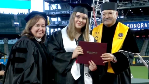 Obtienen estudiantes de UANL doble titulación en Seattle 8 graduacion city univercity negocios 2700
