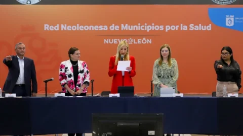 Eligen a representantes de la red neolonesa de municipios por la salud 6 image00171700