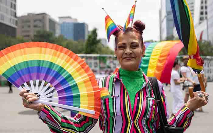 Marcha LGBTTTIQ+ 2025; dan abrazos gratis 2 tres 1