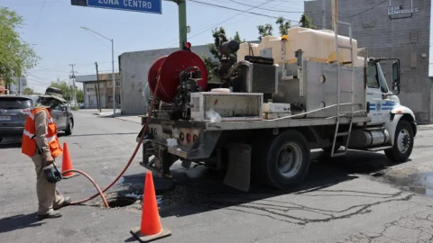 Destaca Agua y Drenaje atención a reportes de drenajes 3 015A4655700