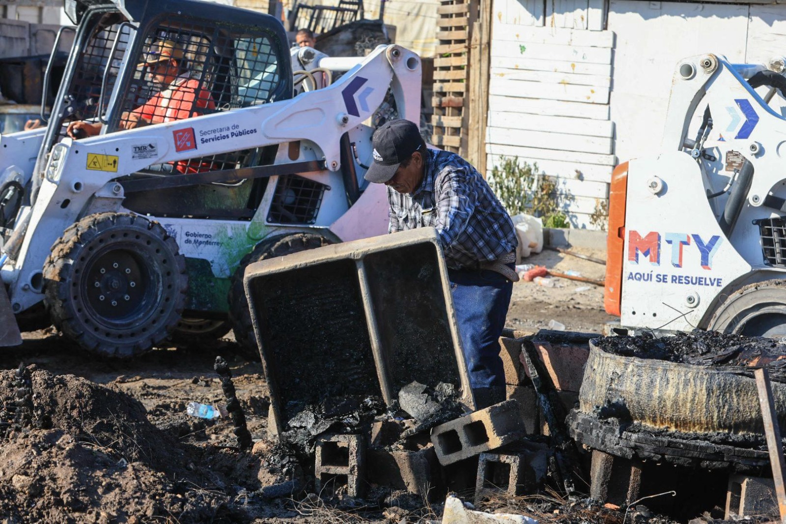 Brinda Gobierno de Monterrey apoyo inmediato a afectados por incendio en Colonia San Martín 2 3e23f96d 2846 41f6 8cd4 5d0bba0cdf49