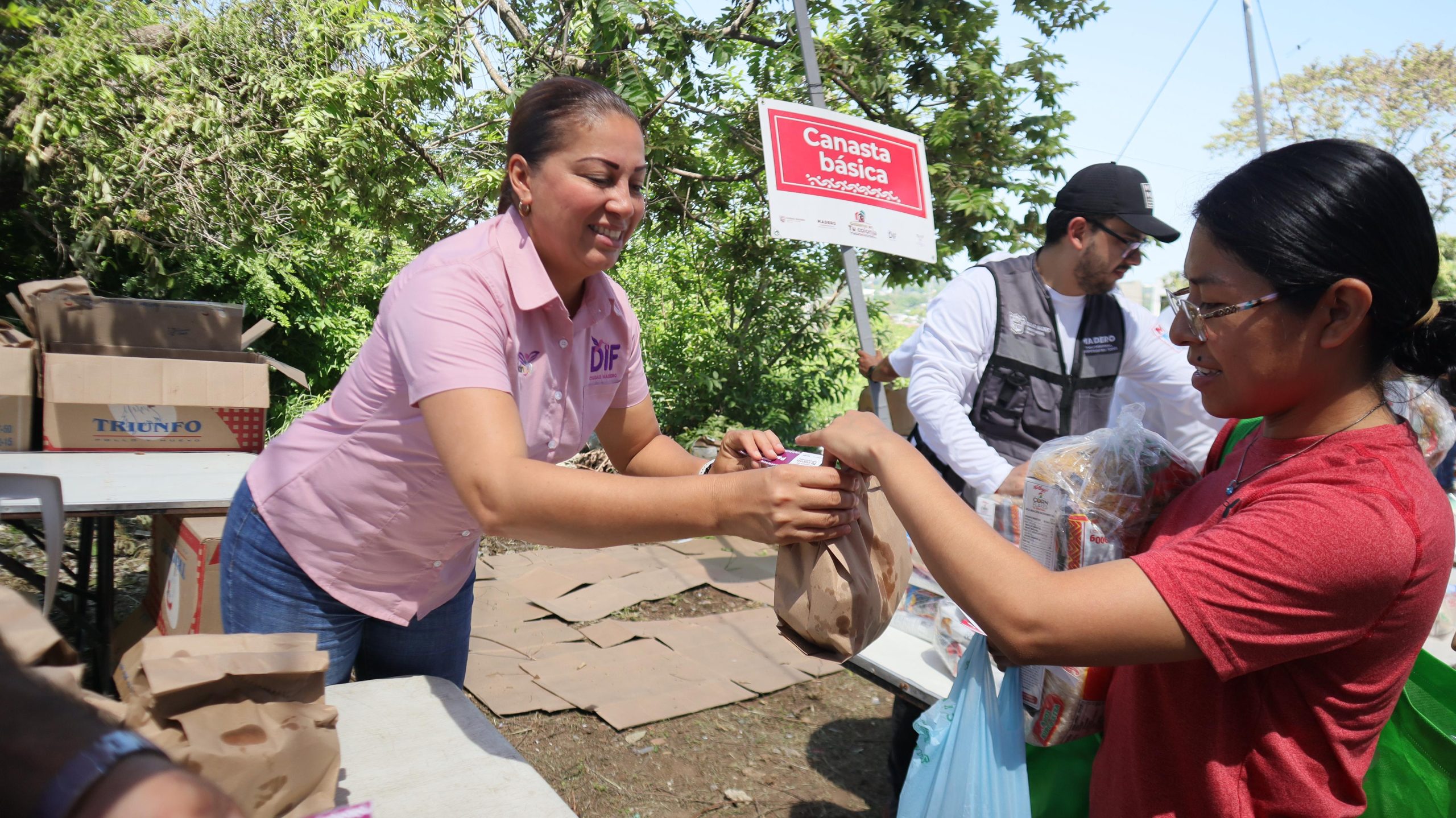 En Ciudad Madero un éxito jornada 'Gobierno en tu Colonia', Erasmo acerca servicios a la comunidad 3 4a838d2b 2a0f 4c47 b56b a32ceeffbc18 scaled