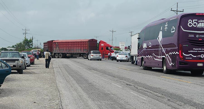 Bloquean campesinos puente Reynosa- Pharr 1 514190362 2289668021489249 9183305970264001984 n