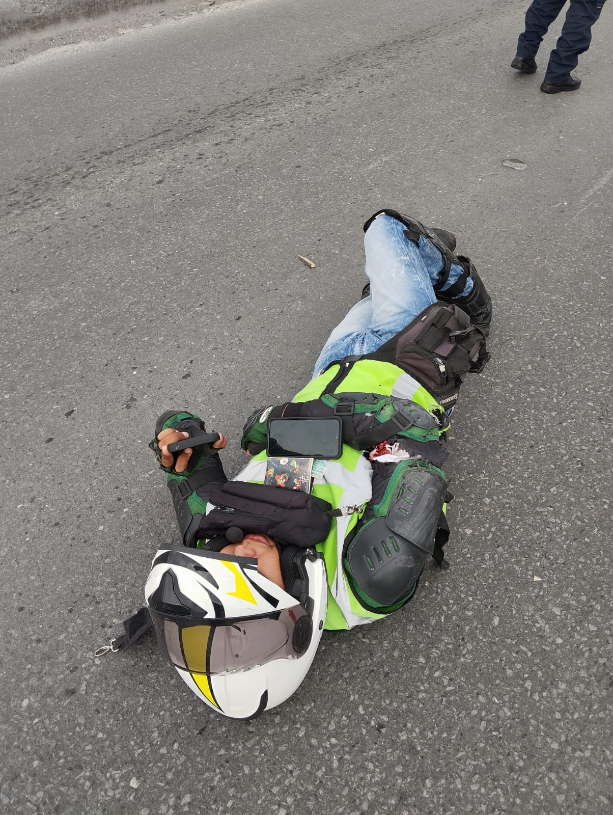 Motociclista derrapa y es trasladado a hospital, en Reynosa 1 515589403 2357917557937856 7942694716622937474 n