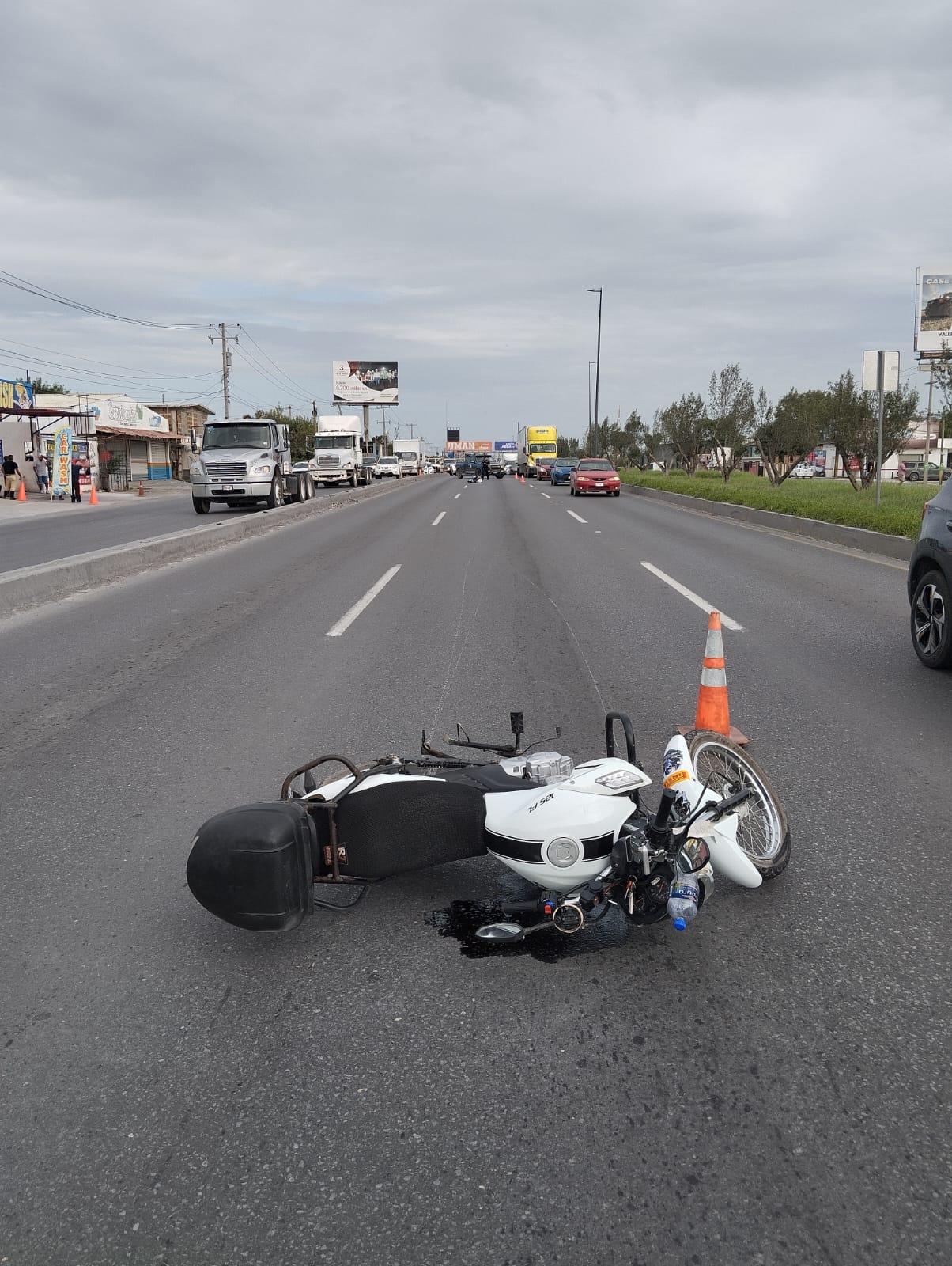 Motociclista derrapa y es trasladado a hospital, en Reynosa 3 516504377 723975380346239 5862931924154824535 n