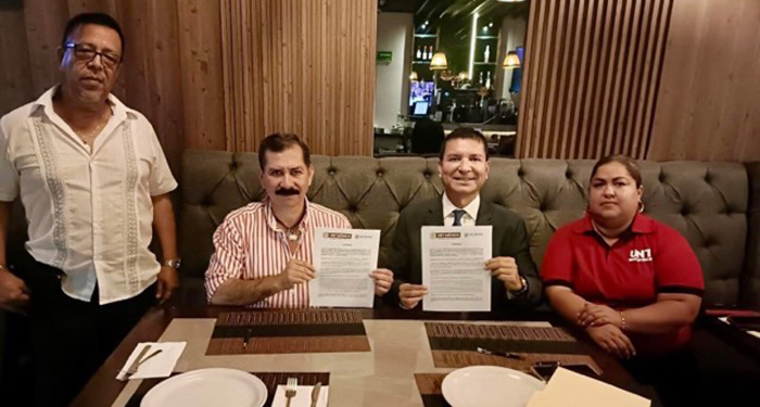 Firman convenio de becas UNT y municipio de Río Bravo 1 517702959 1629886544350627 4781585735482887579 n