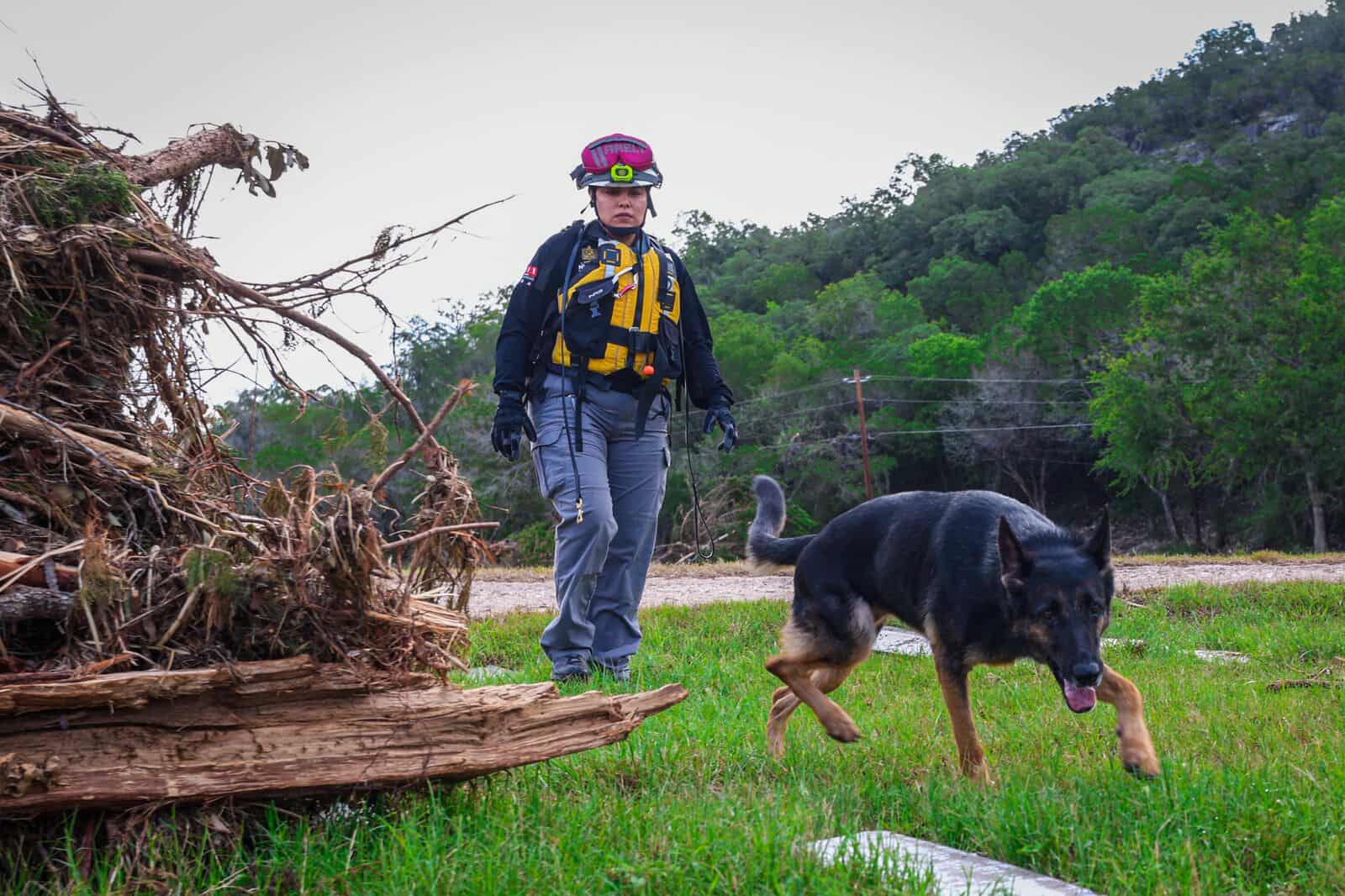 Protección Civil de Nuevo León llega a operaciones de búsqueda a Texas 4 518323693 1276247334113580 6775973353873127894 n