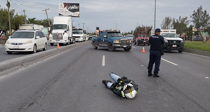 Motociclista derrapa y es trasladado a hospital, en Reynosa 2 518858528 2254017305033693 4880185595473237605 n