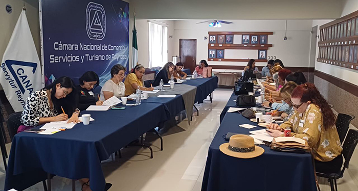 Comerciantes asisten a taller en Canaco Reynosa 1 521435057 1366088137818197 8627226117600470026 n