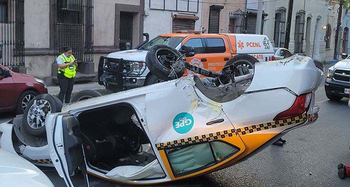 Amanece Monterrey con varios accidentes viales 1 521655194 723212357301679 5696054081582711031 n