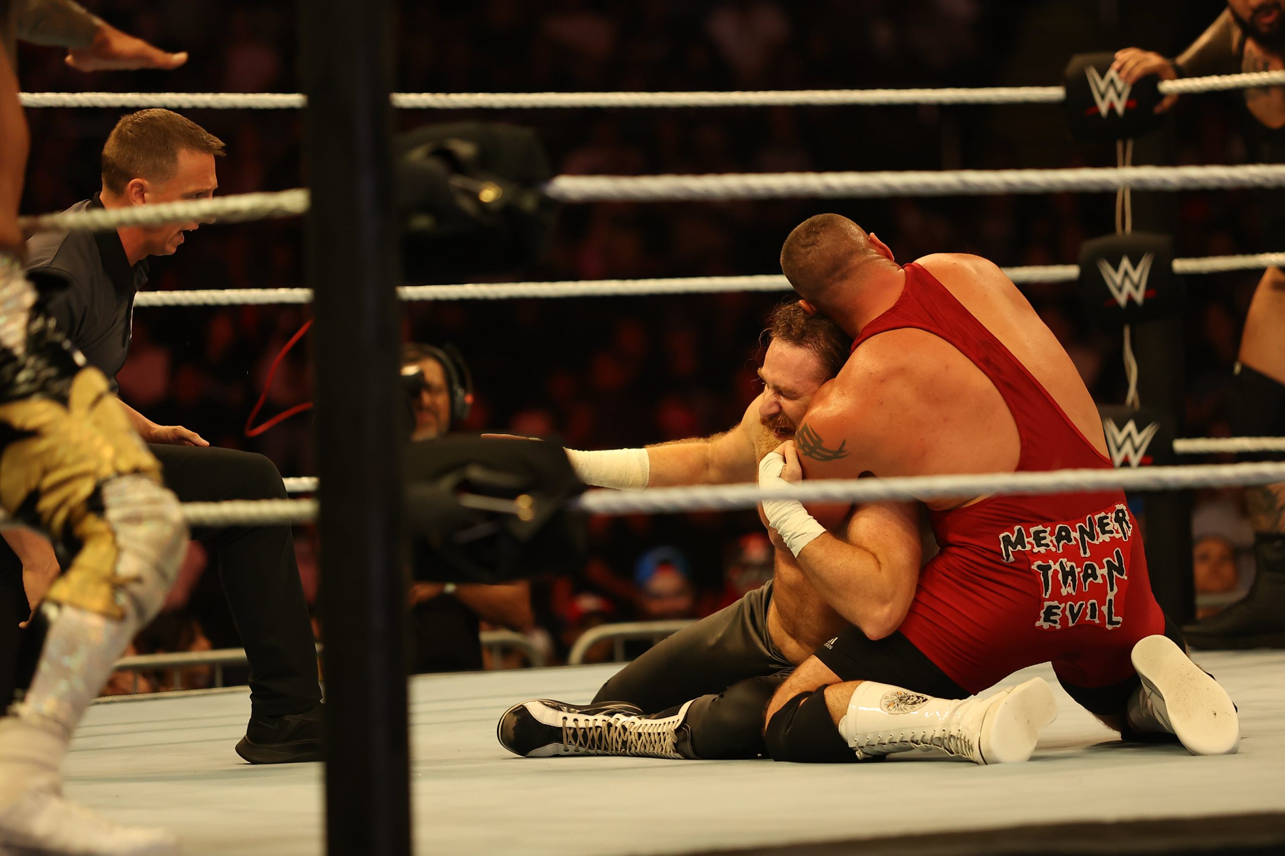 WWE cierra gira en México con SuperShow en Monterrey 2 525484951 743864741909038 6019929202528478147 n scaled