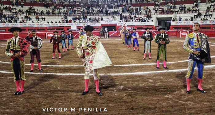 Ni sus luces del público en la Monumental 1 63210119 b32a 48d4 b4a1 26cf959fd72f