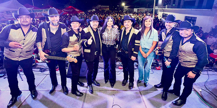 Más de 3,500 personas celebran a Mamás y Papás en gran fiesta familiar en Díaz Ordaz 2 86d9d3e2 cf74 4dd9 9a9c 3141ddfe5881