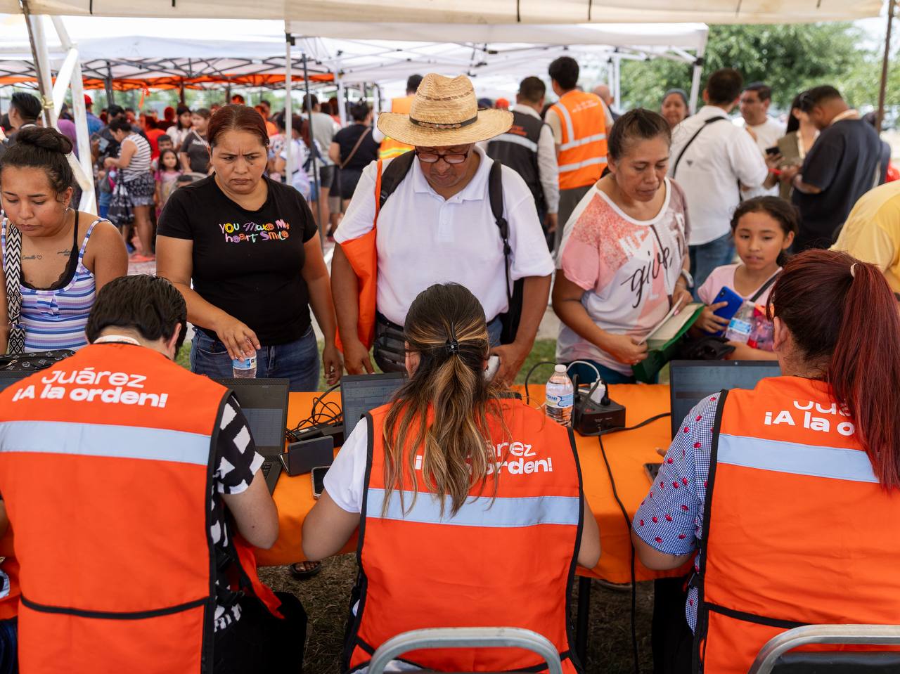 Benefician a mil juarenses con megabrigada de servicios en Valle Santa Isabel 1 8dcaff67 56a4 497a 8fe7 54cd47ef2d63