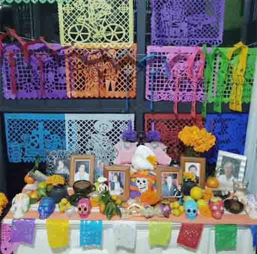 Un puente cultural que entre la vida y la muerte 3 ALTAR MUERTOS