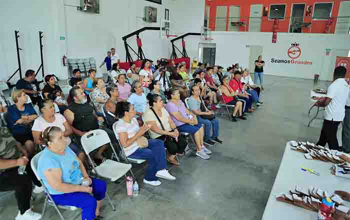 Fortalece Guadalupe salud visual con entrega de cien pares de lentes 1 GUADALUPE 2