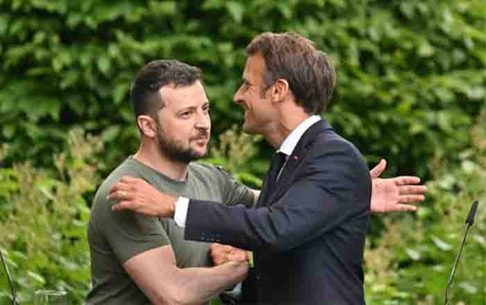 MACRON