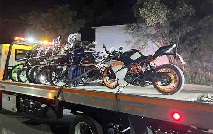 MOTOS