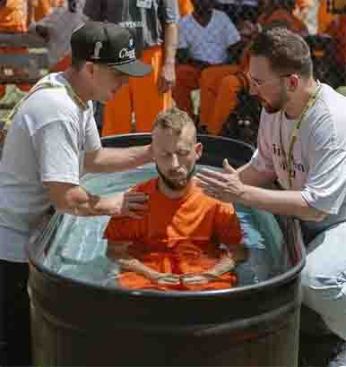 Más de 400 reclusos entregan su vida a Cristo en prisión de Oklahoma 1 PRESO 2