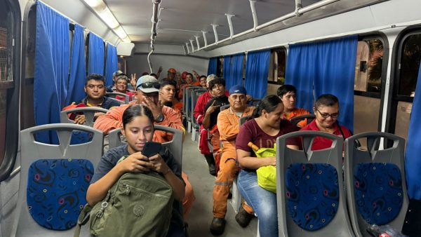 Gobierno de Ciudad Madero apoya con servicio de transporte gratuito a afectados por las lluvias 1 WhatsApp Image 2025 07 02 at 8.28.48 PM e1751510020343