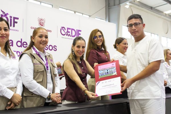 Concluyen con gran éxito los cursos CEDIF en emotiva ceremonia de graduación 1 WhatsApp Image 2025 07 18 at 8.47.39 PM scaled e1752894740693