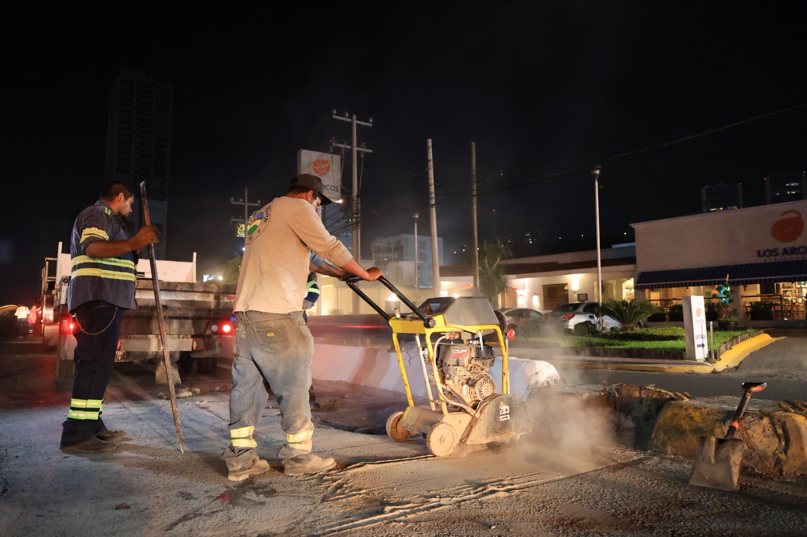 Realiza Municipio de Monterrey macro operativo de mantenimiento en Pasos a Desnivel y áreas verdes 1 d25a138c 742d 42d6 8c00 845edc634eb9