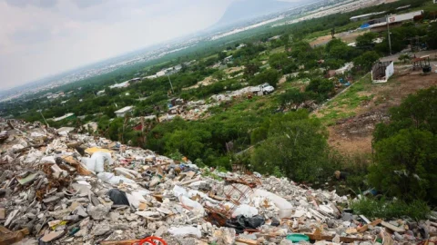 División ambiental suspende 2 tiraderos clandestinos y detiene a 3 presuntos responsables 3 image00003700