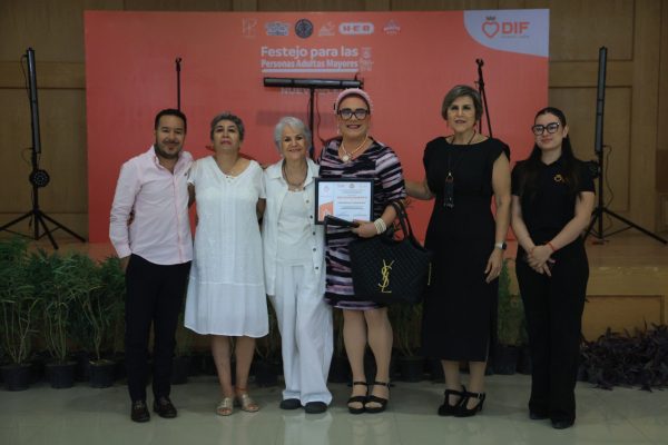 Festeja DIF Nuevo León a los adultos mayores del Estado 1 5008335070532054773 e1756426727275