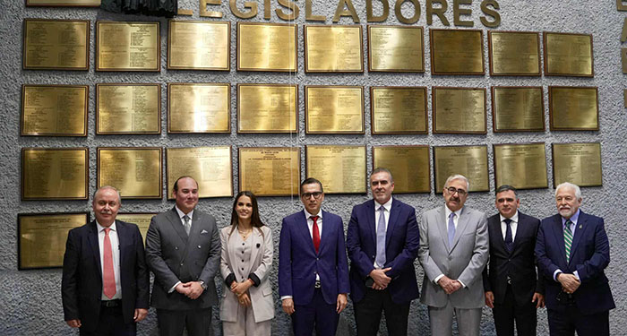 Develan placa conmemorativa en honor al Primer Congreso Constituyente de NL 2 523934533 757193973585750 8864545974900471570 n