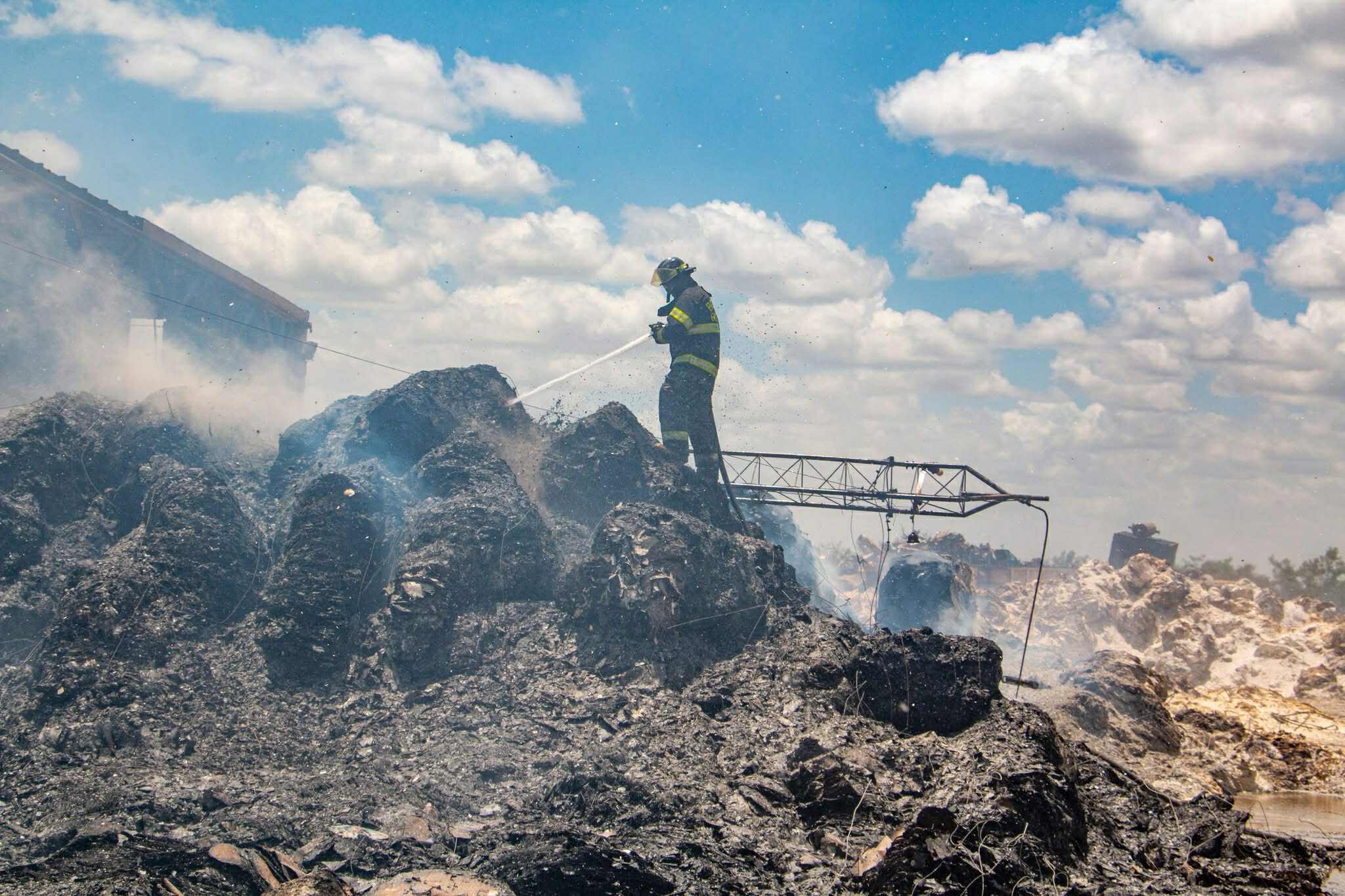 Se han registrado 50 incendios en Reynosa tras siniestro en recicladora 2 526792011 3176032999222032 9211492235656812932 n