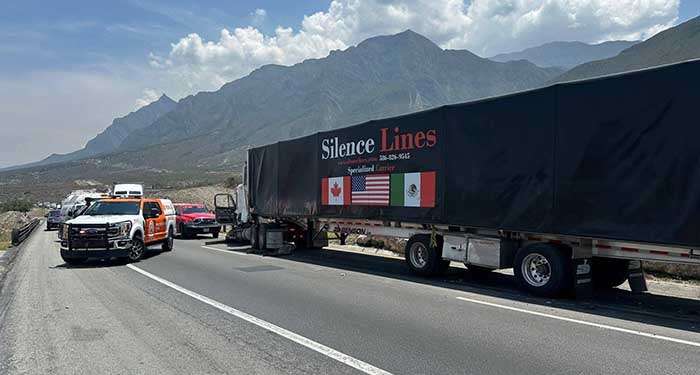 Accidente en carretera Monterrey - Saltillo provoca caos vial 1 531412010 2559103307806376 4051122232951448597 n